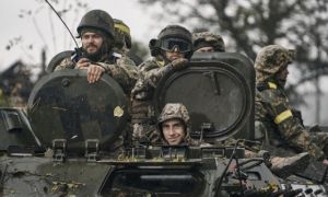 Quân Ukraine ồ ạt tiến đến bờ sông Dnipro, Crimea nằm trong tầm bắn của pháo...