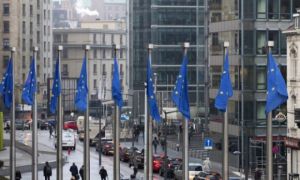 Politico: EU đóng băng tài sản trị giá 68 tỷ euro của Nga