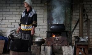 EU tăng cường viện trợ mùa đông cho Ukraina khi Nga tấn công cơ sở hạ tầng
