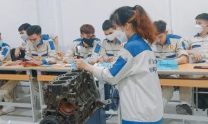 /thumb/thumb.php?src=images/stories/content/2022/12/11/1_khong-the-doi-ten-hoac-sap-nhap-tuy-tien-de-len-doi-thanh-dai-hoc.jpg&w=300&h=180&zc=1&q=80&a=c