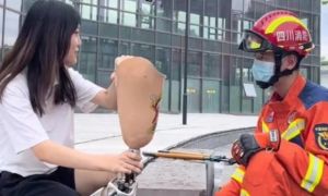 Chuyện tình cô gái một chân và anh lính cứu hỏa
