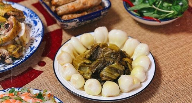 Hướng dẫn muối dưa hành giòn, ngon, không bị thâm vỏ