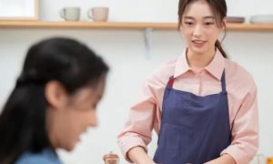 Choáng váng khi biết danh tính người trả lương cho giúp việc nhà tôi cả năm qua