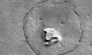 NASA phát hiện 'mặt gấu' trên bề mặt sao Hỏa