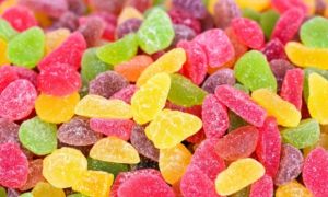 Những loại thực phẩm nên tránh cho trẻ ăn trong dịp Tết