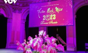 Tết Việt tưng bừng trở lại tại Toà Thị chính thủ đô Paris
