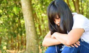 Sống ê chề vì bị em chồng phát hiện bí mật