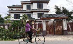 Thà khóc trong Mercedes còn hơn cười trên xe đạp