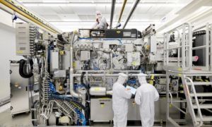 Máy chế tạo chíp: Quyết định cấm xuất của Hà Lan, đòn đau với Trung Quốc