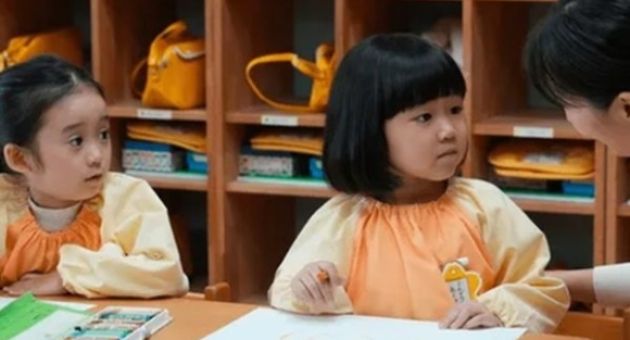 2 cách dạy con khiến phụ huynh tranh luận nảy lửa: Cách thứ 1 tưởng là hay...
