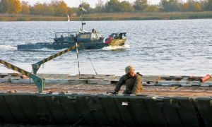 Ukraine điều tàu đổ bộ, chuẩn bị vượt sông tấn công phòng tuyến Nga