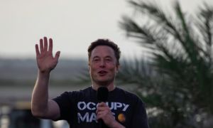 Tỉ phú Elon Musk tiết lộ đã tặng 100 triệu USD cho Ukraine
