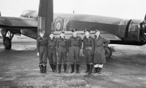 Sự thật về chiếc máy bay Đồng Minh đầu tiên ném bom Berlin trong Thế chiến 2