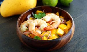 Hướng dẫn làm gỏi tôm xoài kiểu Thái chuẩn vị chua cay ngon khó cưỡng