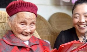 Bí quyết trường thọ của cụ bà 122 tuổi có gần 200 người cháu, chắt