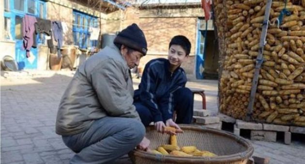 3 kiểu giáo dục sai lầm của cha mẹ khiến con cái không thể thoát nghèo