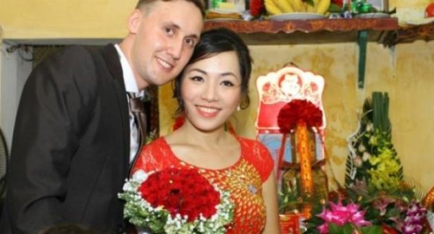Chàng trai Đức ngày nào cũng đi 10km sang ‘ăn chực‘ để cưa đổ cô gái Việt