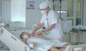 Suýt chết do sốc nhiễm khuẩn từ vết xước nhỏ