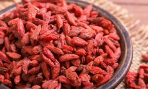 Một loại hạt ở Việt Nam được báo Anh ví như ‘kim cương đỏ‘, có giá bán cao gấp...