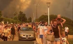 Ác mộng ngày hè tại quốc gia châu Âu: Hàng nghìn người nằm vạ vật khắp nơi,...