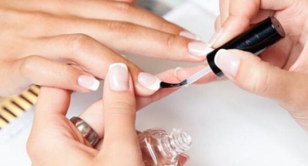Bỏ việc cử nhân kinh tế sang Mỹ làm nail: Hối hận không kịp