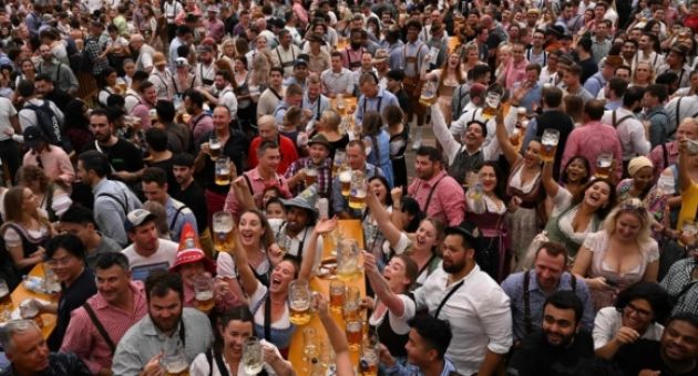 Đức: Hàng triệu khách đổ về lễ hội bia lớn nhất thế giới