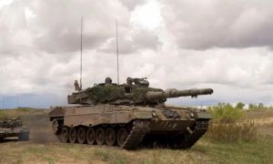 Bị Ukraine từ chối không nhận, 10 xe tăng Leopard của Đức đắp chiếu ở Ba Lan