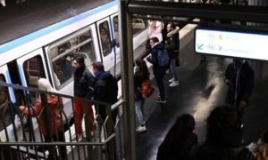 Côn trùng hút máu người tấn công thủ đô Paris (Pháp): Sự kiện lớn tầm cỡ thế...