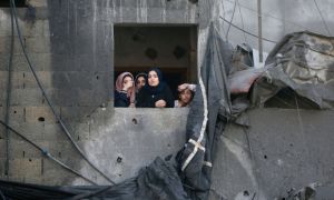 Israel cắt mọi liên lạc với Gaza, siết vòng vây 