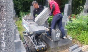 Nỗi lo khiến người Nhật rải tro cốt tổ tiên xuống biển