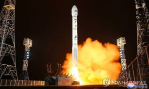 Ông Kim Jong-un thị sát vụ phóng vệ tinh do thám thành công của Triều Tiên