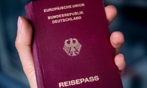 Người nhập cư sống hợp pháp ở Đức sẽ được nộp đơn xin quốc tịch sau 5 năm