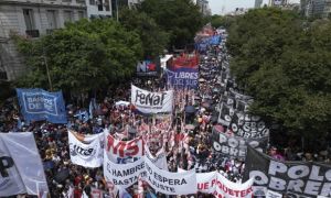 Người Argentina biểu tình phản đối lạm phát hơn 250%