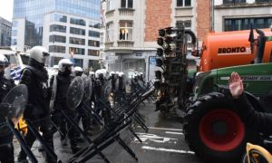 Nông dân châu Âu đụng độ cảnh sát giữa 'trái tim EU'