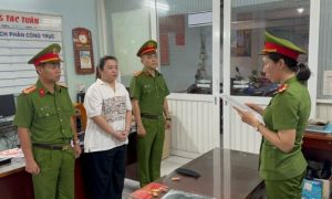 Bắt tạm giam người phụ nữ 'nổ' quen biết tại Tổng lãnh sự quán Mỹ, có thể lo...