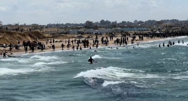 12 người chết đuối khi lấy hàng viện trợ trên biển Gaza