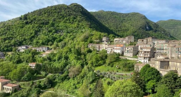 Thị trấn ở Ý rao bán nhà với giá... 1 euro nhưng vẫn ế ẩm