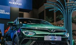 VinFast mở bán mẫu xe đầu tiên tại Indonesia, giá rẻ hơn 200 triệu so với tại...