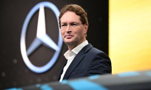 Hãng xe Đức Mercedes tiếp tục phát triển động cơ diesel