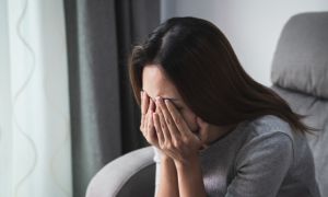 Tôi khổ sở vì ở nhà nghỉ lễ với mẹ chồng, cầm bát cơm mà nuốt nước mắt