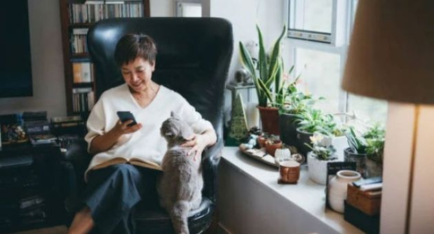 57 tuổi, lương 20 triệu đồng/tháng, con trai muốn tôi nghỉ việc để chăm cháu,...