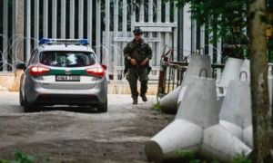 Ba Lan gấp rút xây chiến hào, hầm trú ẩn dọc biên giới với Nga để đề phòng...