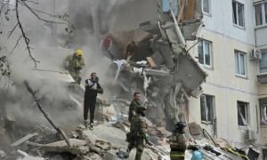 Sập một phần chung cư 10 tầng ở Nga do bị tập kích