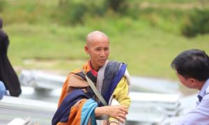 Ông Thích Minh Tuệ trả lời báo chí truyền thông