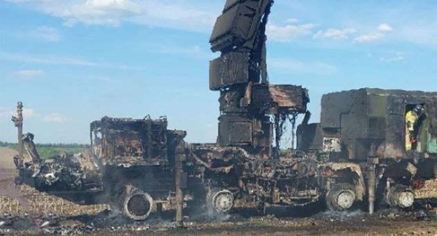 Tên lửa ATACMS phá hủy bệ phóng S-400 Nga