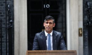 Thủ tướng Anh muốn toàn bộ thanh niên trên 18 tuổi đi nghĩa vụ