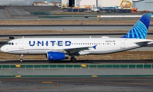 Phi cơ chở hơn 150 người cháy động cơ ngay trước khi cất cánh