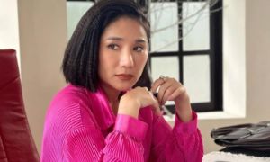 Một nữ NSƯT bị chỉ trích vì livestram bán hàng: