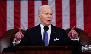 Ông Biden sẽ bảo vệ người nhập cư bất hợp pháp kết hôn với công dân Mỹ