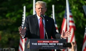 Ông Trump đề xuất cấp thẻ xanh cho du học sinh tốt nghiệp tại Mỹ